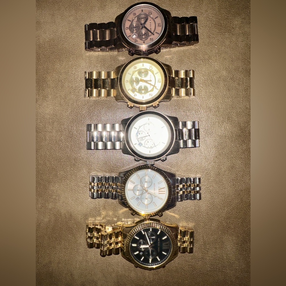 Gold Unisex Michael Kors Watch. - Picture 2 of 4